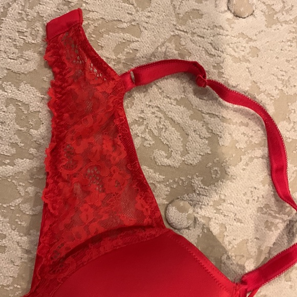 Victoria’s Secret bra size 36D - Picture 2 of 3
